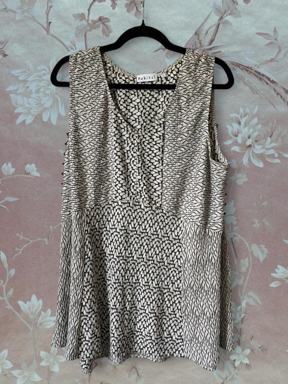 Habitat Abstract Geometric Tunic Top XL Black Cream Mininalist